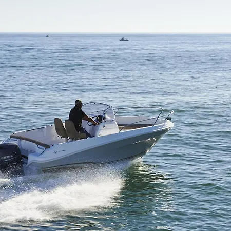 Πλωτό κατάλυμα Barca Maria *